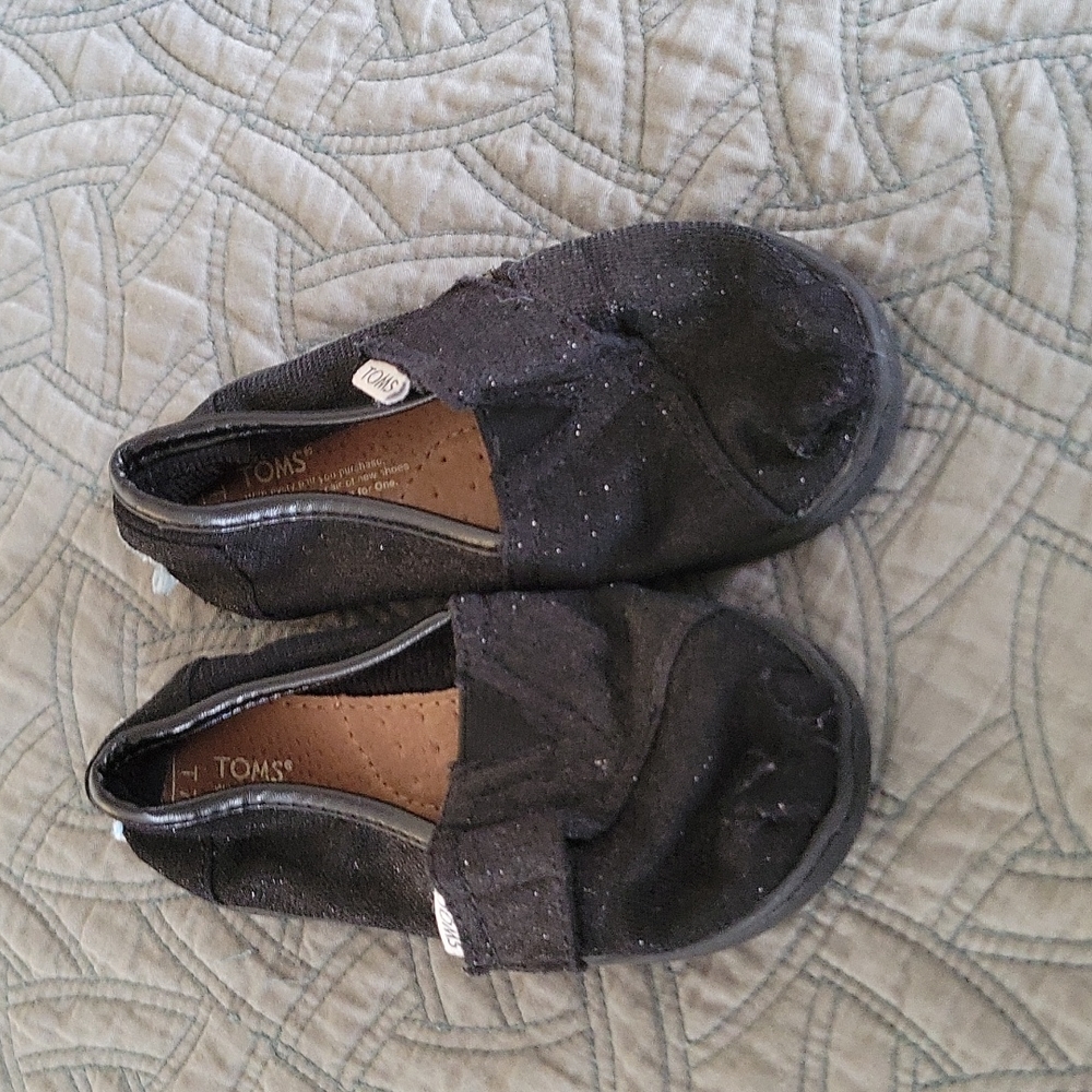 TOMS toddler shoes